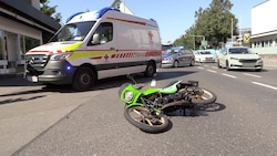Das Motorrad ist erheblich in Mitleidenschaft gezogen worden.