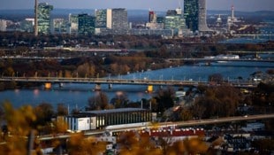 Einige Bauernregeln sollen besagen, wie das Wetter im Herbst (im Bild Wien) wird.