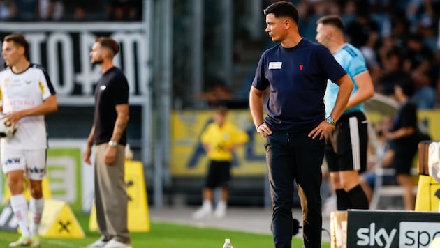 Altach Coach Ognjen Zaric (right)