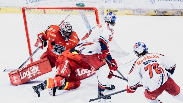 Nissner (re.) traf für die Eisbullen gegen Mountfield.