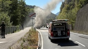 Einsatzkräfte entdeckten auf der Fahrt zu einem Oldtimerbrand auch gleich einen Waldbrand. 