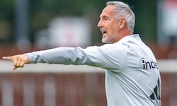 Adi Hütter ist nach der Testspiel-Klatsche schon unter Druck geraten.