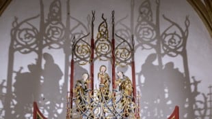 Bad St. Leonhard: Die Heiligen Helena,  Laurentius und Leonhard sind im Gesprenge, im ...
