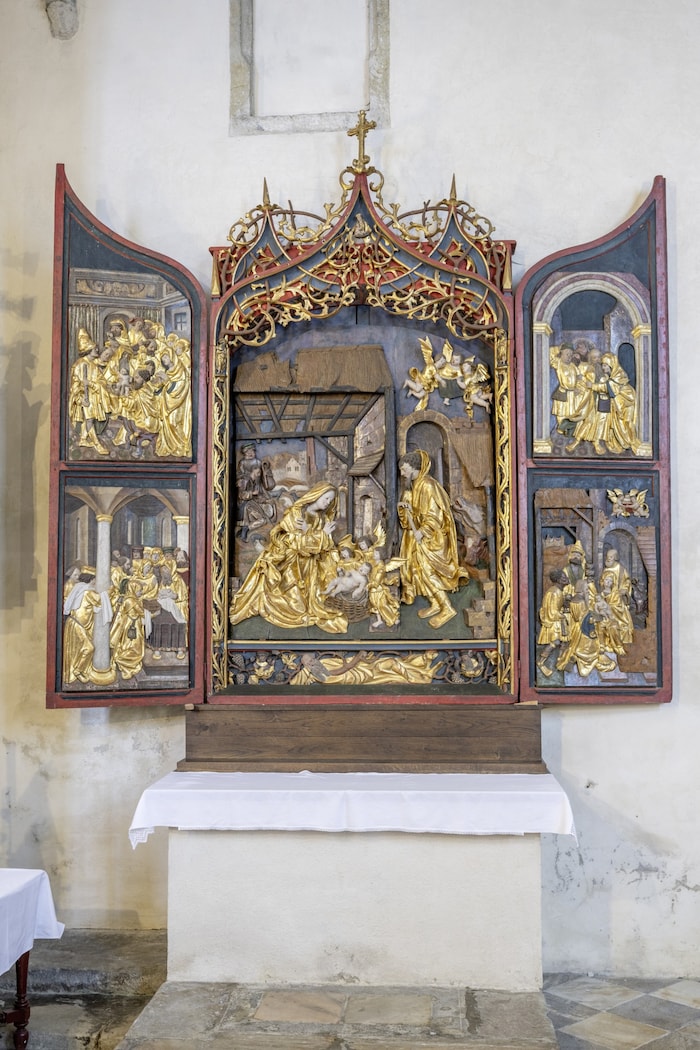 Maria Rojach: Die Flügel zeigen innen Reliefs, die zum Teil nach Vorlagen Albrecht Dürers ...
