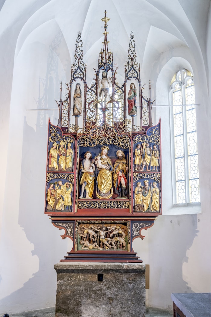 Maria Elend: Kunstvolles Rankenwerk.