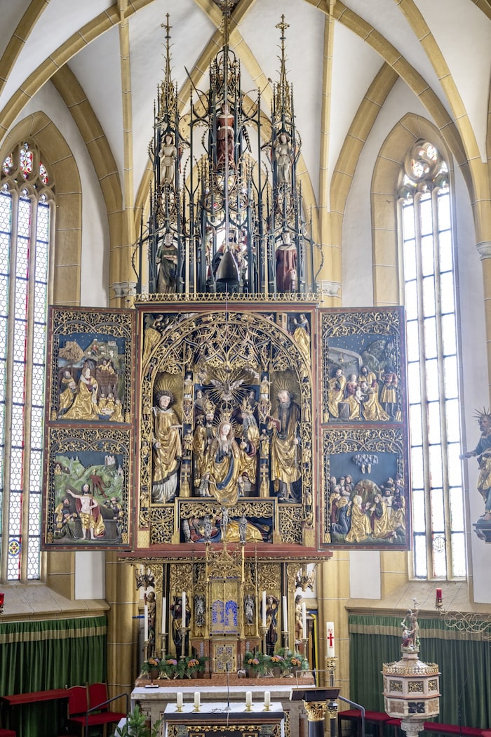 Heiligenblut: Elf Meter hoher Altar.