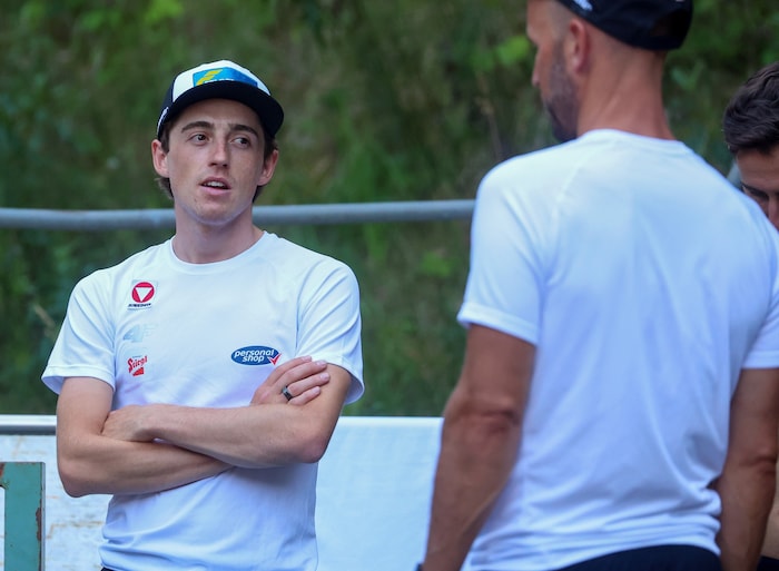 Stefan Rettenegger (li.) im Gespräch mit Cheftrainer Christoph Bieler.