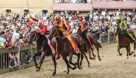 Das traditionelle Pferderennen in Siena ist wegen Regens verschoben worden.