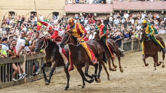 Das traditionelle Pferderennen in Siena ist wegen Regens verschoben worden.