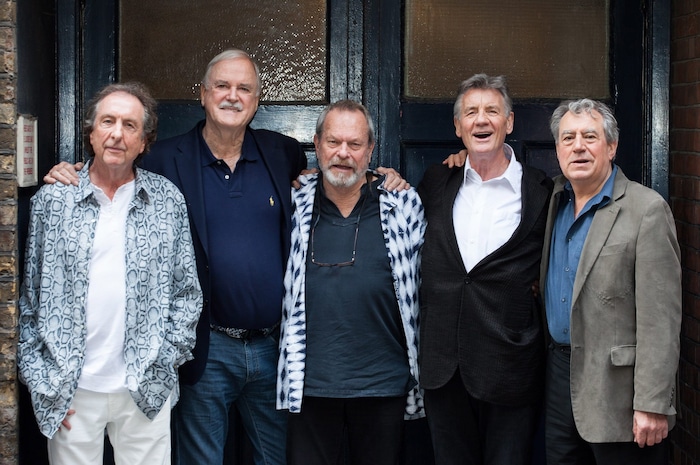 Eric Idle, John Cleese, Terry Gilliam, Michael Palin und Terry Jones (der 2020 starb) im Jahr ...