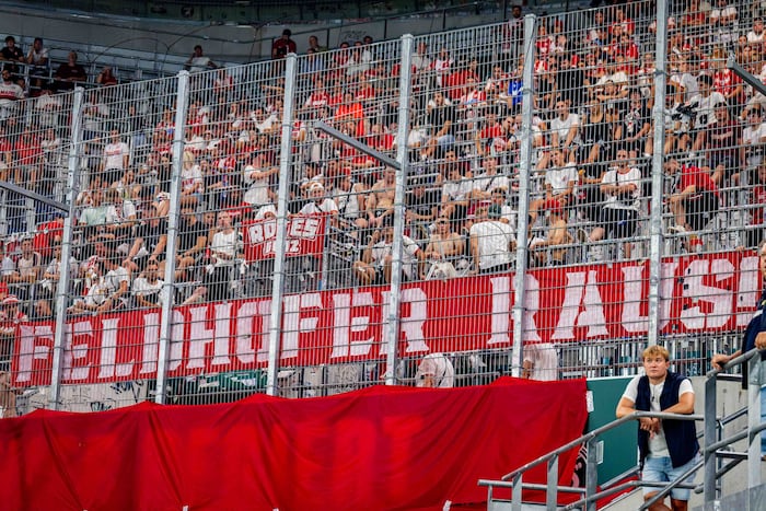 Die GAK-Fans fordern „Feldhofer raus“.