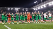 Das 8:0 wurde mit den Fans gefeiert.
