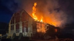 Einsatz für fünf Feuerwehren: Bei St. Veit brannte ein Wirtschaftsgebäude.
