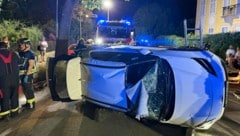 Durch die Wucht des Zusammenstoßes kippte der SUV um. 