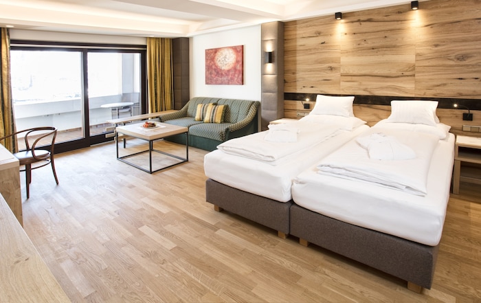 Die modern gestalteten Wohlfühlzimmer bieten viel Platz zum Entspannen. Nach einem mitreißenden ...