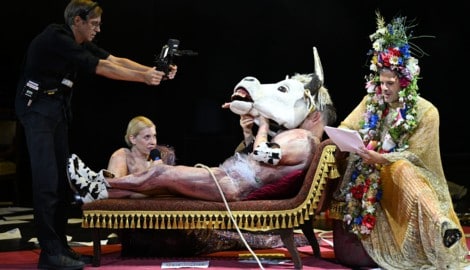 Prachtensemble, ausschließlich in Tiergestalt: Caroline Peters, Sebastian Rudolph, Thiemo ...