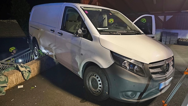 Das Auto setzte sich ohne Lenker am Steuer in Bewegung.