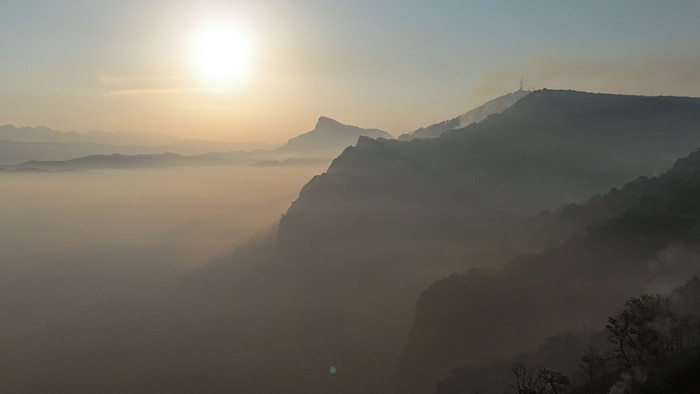Die umliegenden Hügel des Klosters in Spanien