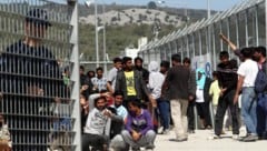 Illegale Migranten ohne Aufenthalt sollen außerhalb Europas gebracht werden.