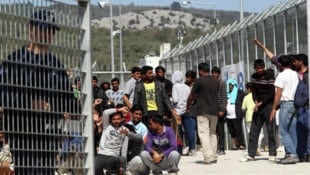 Illegale Migranten ohne Aufenthalt sollen außerhalb Europas gebracht werden.