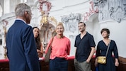 Landeshauptmann Thomas Stelzer mit (von rechts) Katharina Stemberger, Michael Steinocher, ...