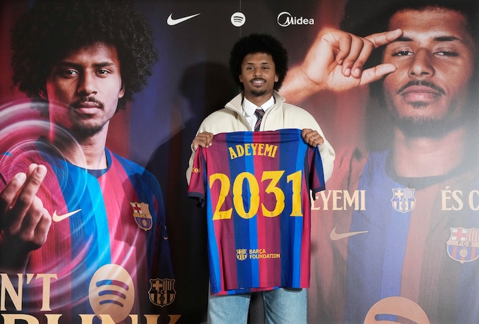 Adeyemi unterschrieb bei Barca.