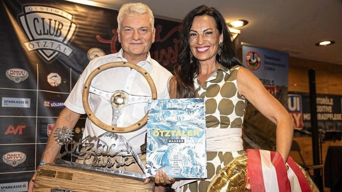 Die Sieger Holger und Lucia Eichberger aus Niederösterreich, die Mitglieder beim Oldtimer Club ...