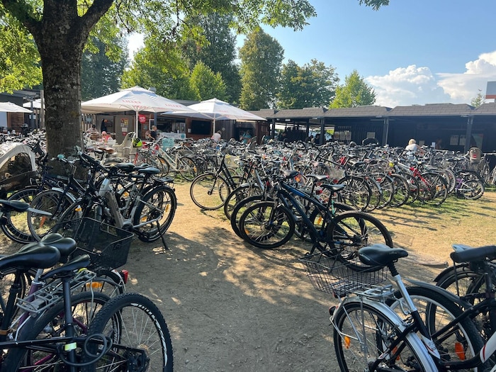 Bei solchen Bildern fährt man nicht mit dem Rad ins Strandbad.