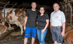Rinderbetrieb seit mehreren Generationen: Thomas Praschinger mit Frau Michaela ...