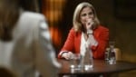 Beate Meinl-Reisinger: als erste pinke Ministerin am Ziel, als NEOS-Frontfrau im Kreuzfeuer der ...