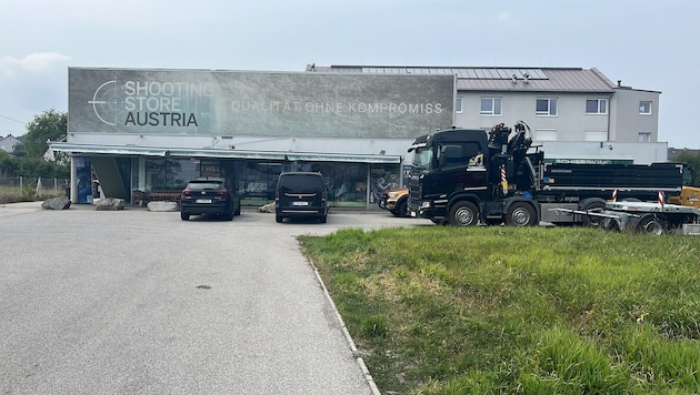 Dieses Waffengeschäft in Freistadt wurde Mitte August überfallen. Es waren nicht ganz die selben ...