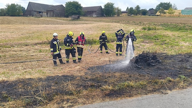 Die Feuerwehren mussten zu vier Brandorten gleichzeitig ausrücken und konnten das Feuer aber ...