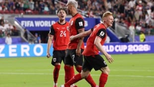 Nicolas Seiwald (re.) ist offenbar heiß begehrt.