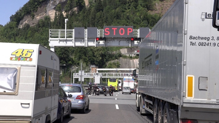 Der Rückstau war in beide Richtungen mehrere Kilometer lang.