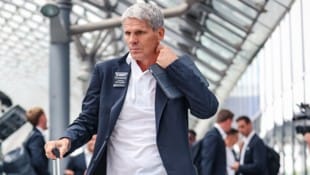 Didi Kühbauer analysierte den Gegner vor dem Abflug am Linzer Airport.