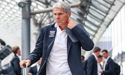Didi Kühbauer analysierte den Gegner vor dem Abflug am Linzer Airport.