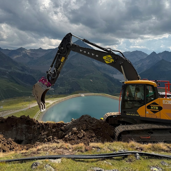 Für nachhaltigeres Bauen kommt der E-Bagger zum Einsatz.