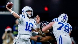 Für Österreichs NFL-Star Bernhard Raimann (re.) geht es Anfang September wieder los.