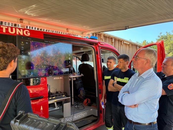 Landesvize Stephan Pernkopf besuchte die Feuerwehr vor Ort.
