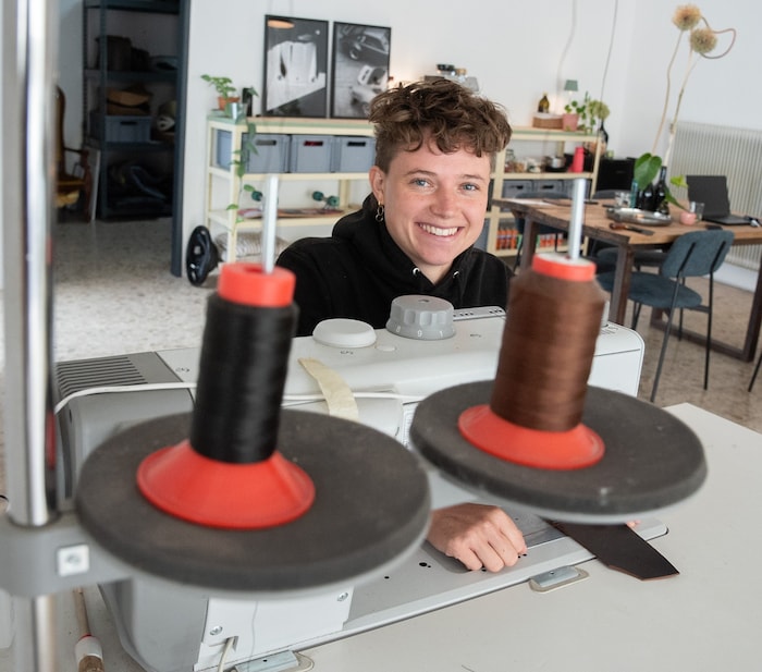 Seit drei Monaten findet man die junge Sattlerin in der Wiener Neustädter Innenstadt.