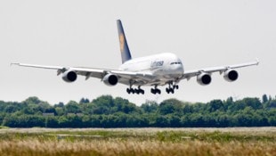 Was ist da los am Flughafen in München? Nach dem äußerst missglückten Start einer Boeing am ...