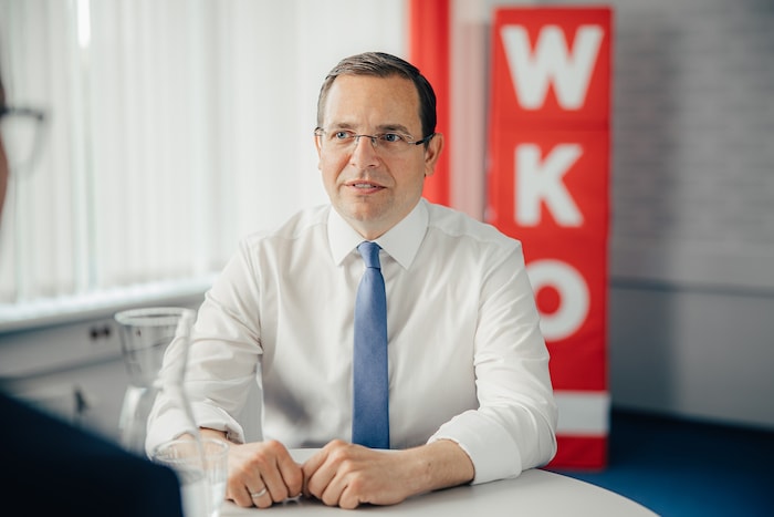 Andreas Wirth, Vize im Wirtschaftsbund und Präsident der WK Burgenland teilt gegen Doskozil aus.