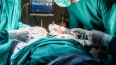 Der Fremdkörper muss sich schon jahrelang in der Blase des Patienten befunden haben.