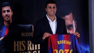 Weltmeister Rodri unterschrieb beim FC Barcelona.