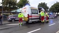 Nach der Erstversorgung durch Rettung und Notarzt wurden die schwerverletzten Männer ins ...