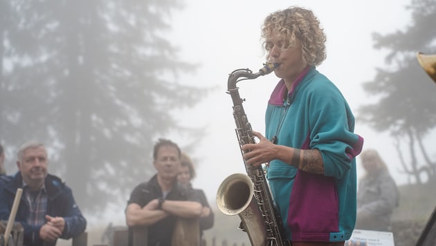 Saxofonistin Anna Tsombanis wird beim Saalfeldner Jazzfestival auch heuer ihre Musik in luftigen ...