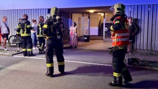 Für die Dauer des Einsatzes mussten die Bewohner der Anlage ihre Wohnungen verlassen. 