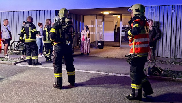 Für die Dauer des Einsatzes mussten die Bewohner der Anlage ihre Wohnungen verlassen.