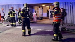 Für die Dauer des Einsatzes mussten die Bewohner der Anlage ihre Wohnungen verlassen. 