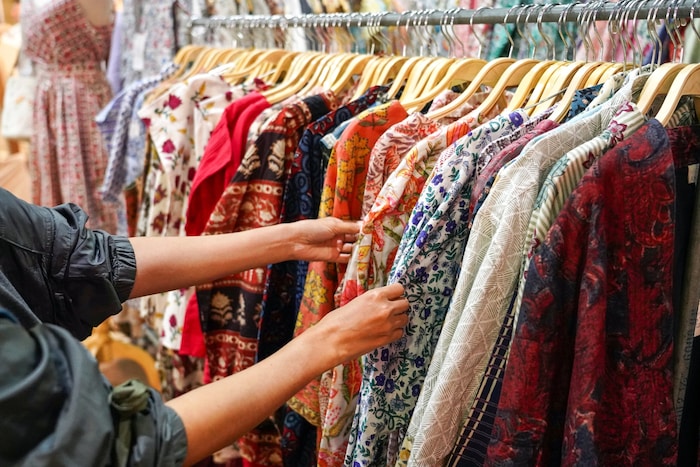 Hauptpreisdämpfer waren die niedrigeren Preise für Bekleidung aufgrund des Schlussverkaufs.